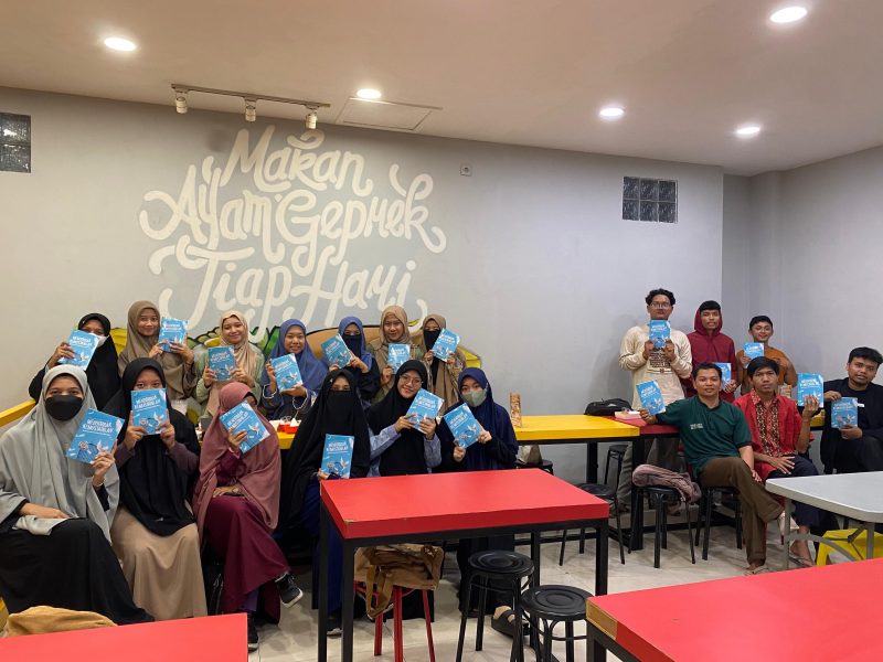 Mahasiswa Semester III STAIL Launching Buku Antologi