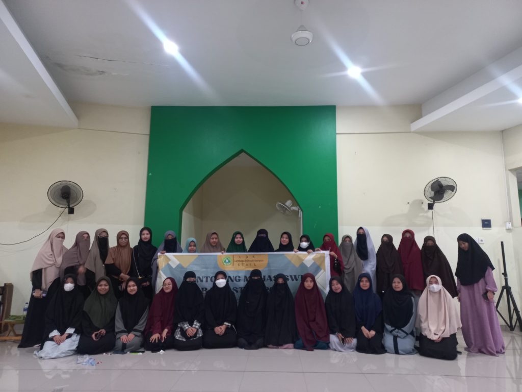LDK Putri STAIL Gelar Mentoring